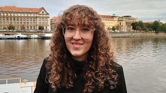 Julie Smejkalová se ve věku 21 let stala novou poslankyní.