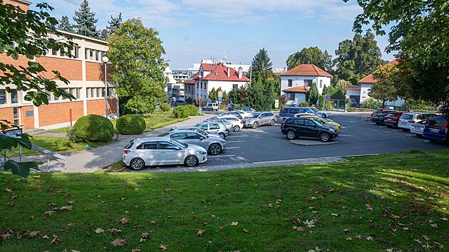 Parkovi&scaron;tě u městsk&yacute;ch l&aacute;zn&iacute; ve Zl&iacute;ně (ř&iacute;jen 2025)