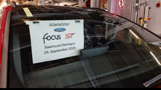 Ani svěcená voda však již nepomůže Fordu Focus ST, jehož poslední kus sjel 26. září z linky v německém Saarlouis. A v listopadu navíc Ford zcela ukončí výrobu kompletně celé řady Focus.