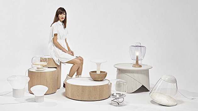 Lucie Koldoá, jedna z nejlepší současných českých designérek, na výstavě Odvaha. Mezi jednotou a růzností. Ženy v architektuře, designu a užitém umění, chybět nemůže.