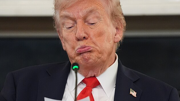 Prezident Donald Trump během kulatého stolu o hnutí Antifa v Bílém domě (8. října 2025)