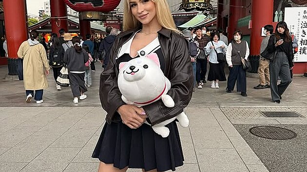 Streamerka Fandy se proslavila tím, že živě vysílala porod své dcery.