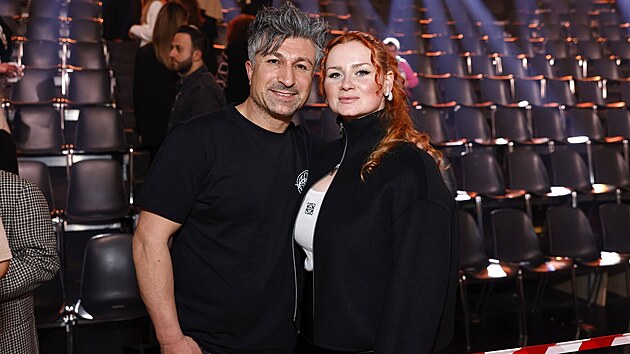 Chico Yildrim se po výhře hlavní ceny v německé loterii rád chlubí svým bohatstvím. To přesvědčilo novou přítelkyni Candice, že s ním šla na první rande. (8. října 2022)