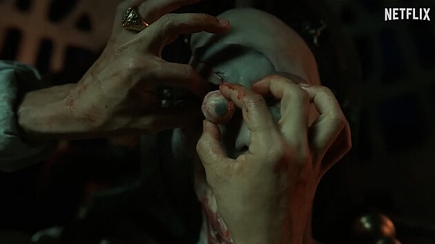 Záběr z traileru k filmu Frankenstein na Netflixu