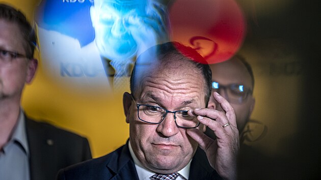 Marek Výborný hovoří po povolebním jednání KDU-ČSL (5. října 2025).