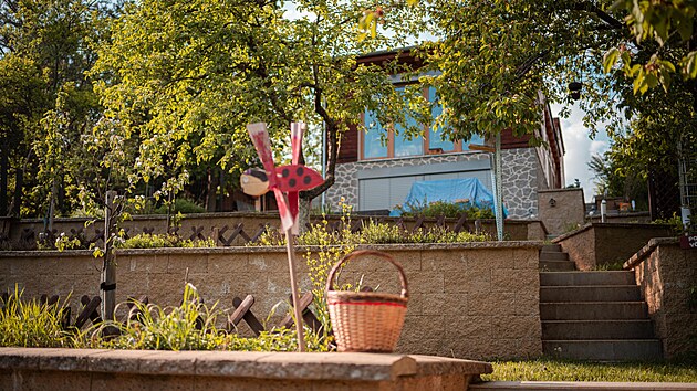 Zahradu pěti elementů se zahradní chatou na snímku manželé vybudovali na pozemku bývalé zahrádkářské kolonie na okraji Brna.