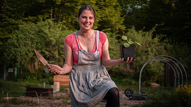 Zuzana Řezáčová Lukášková je vášnivou zahradnicí, která dokáže strhnout i ostatní. I vzdělávat, ačkoliv se sama pořád učí, jako každý zahradník.