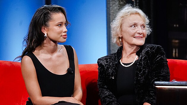 Regina Rázlová a její vnučka Emilie Diatta v Show Jana Krause (15. října 2025)