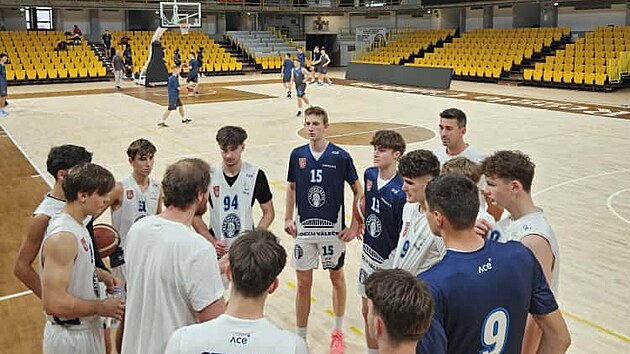 Basketbalový tým Válečníků Děčín U17 na turnaji v italské Calabrii.