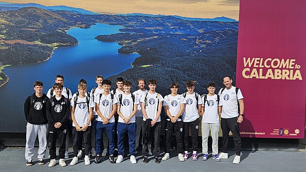 Basketbalový tým Válečníků Děčín U17 na turnaji v italské Calabrii.