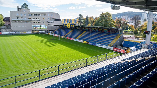 Tribuny na fotbalov&eacute;m stadionu ve Zl&iacute;ně (13. ř&iacute;jen 2025)
