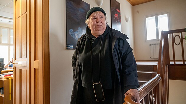 Fotografka Libuše Jarcovjáková se přišla podívat na rodinnou vilu ve Zlíně, v níž trávila dětství u prarodičů. (14. říjen 2025)