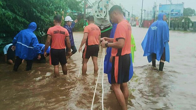 Jižní část Filipín v pátek zasáhlo zemětřesení o síle nejméně 7,4 stupně. Úřady vydaly varování před tsunami. (10. října 2025)