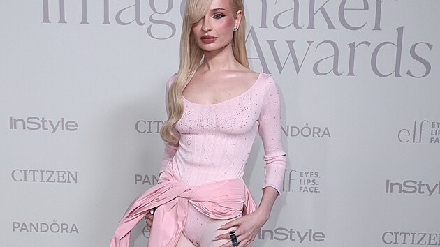 Zpěvačka Kim Petras ve stylu balletcore