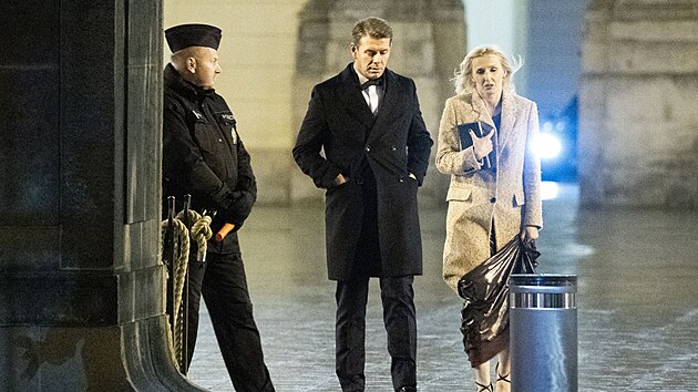 Z Pražského hradu odcházejí hosté po letošním předávání státních vyznamenání. Na snímku Jan Skopeček. (28. října 2025