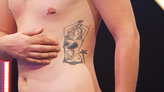 Proč právě tetování s Kylie Minoque v klipu All the Lovers? I to se v třetí epizodě Naked Attraction dozvíte.