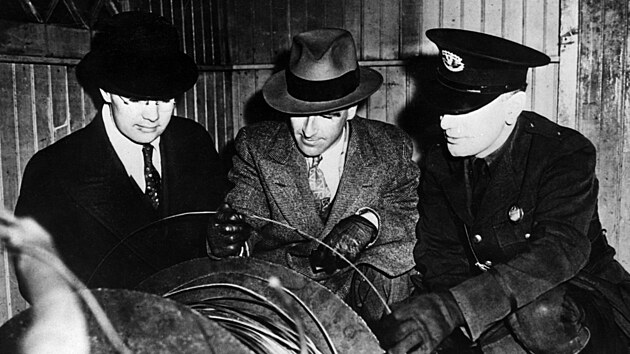 Skupina Bernsteinových měla v pozdějších letech rozhodně dobrý smysl pro inovace. Do provozu uvedli například lihovod, vedoucí v hloubce pod hladinou z kanadského ostrova na ostrůvek americký.