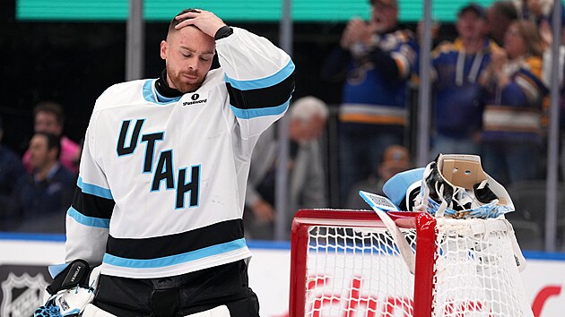 Karel Vejmelka v bráně Utah Mammoth po inkasovaném gólu