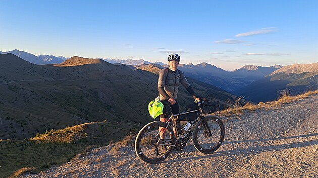 Nejtěžší krize přišla na 34 kilometrů dlouhé horské cestě Strada dell’Assietta ve více než dvou tisících metrech nad mořem. Tam si Aleš Vaníček sáhl až na dno.
