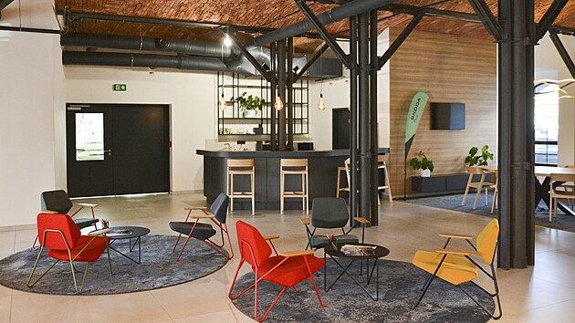 Přestavba někdejšího trutnovského Texlenu pro firmu Autostyl