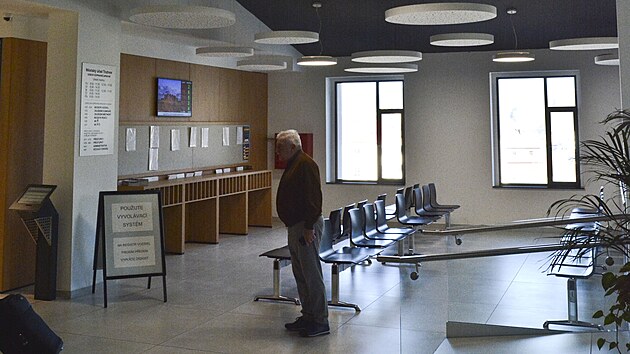 Přestavba někdejšího trutnovského Texlenu. V této části sídlí v pronájmu městský úřad.