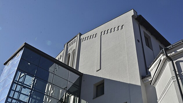 Přestavba někdejšího trutnovského Texlenu pro firmu Autostyl