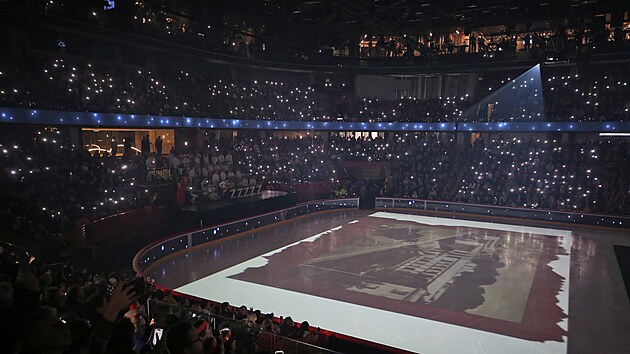 „Hlas“ Horácké arény si během krátkého videa pochvaloval, že zbrusu nová multifunkční hala vyrostla v místech, kde stál Horácký zimní stadion, v těsné blízkosti historické jihlavské sokolovny.