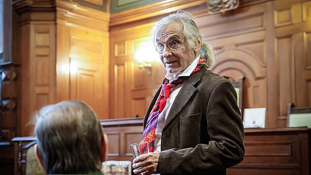 Oldřich Kaiser obdržel Medaili města Liberec za přínos v oblasti umění. (6. listopadu 2025)