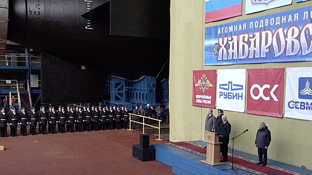 Rusko spustilo na vodu novou jadernou ponorku Chabarovsk, určenou k nesení podmořských dronů Poseidon. (1. listopadu 2025)