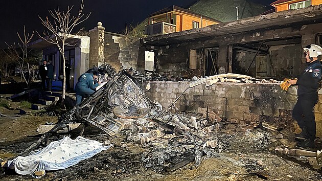 Ruský vrtulník Ka-226 se zřítil v dagestánské vesnici Achi-Su u Kaspického moře. Na palubě byli zaměstnanci Kizljarského elektromechanického závodu. (7. listopadu 205)