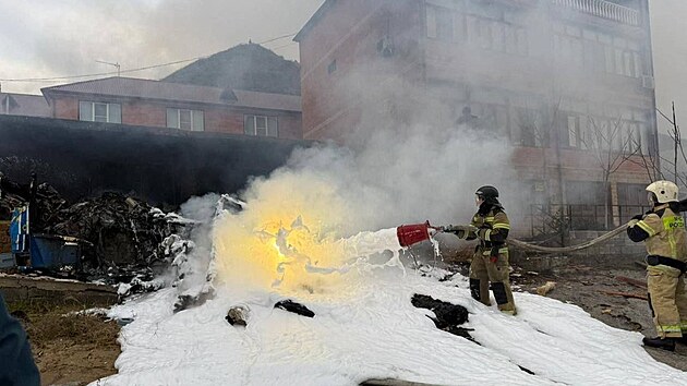 Ruský vrtulník Ka-226 se zřítil v dagestánské vesnici Achi-Su u Kaspického moře. Na palubě byli zaměstnanci Kizljarského elektromechanického závodu. (7. listopadu 205)