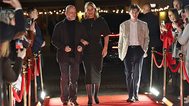 Premiéra filmu Neporazitelní v ostravských Dolních Vítkovicích byla velkou slávou, nechyběla ani promenáda po červeném koberci. (6. listopadu 2025)