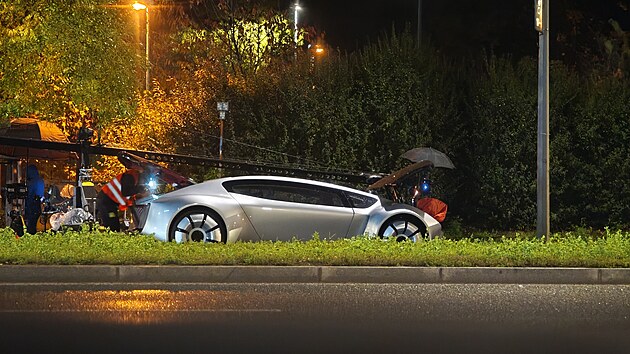 Futuristický koncept Kaiser při natáčení na Rohanském nábřeží v Praze