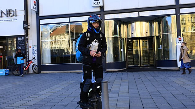 Jednokolky se v Brně se objevují v centru Brna i v týdnu po vydání zákazu. (5. listopadu 2025)