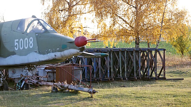 Stěhování exponátů ze Studence bylo v podstatě ukončeno. Na základně Radarka (na snímku) však prozatím nebudou přístupné. Muzeu zde smlouva vyprší 30. června příštího roku. Kam se pak přestěhují letadla, vrtulníky nebo třebíčský most Bailey, není známo.
