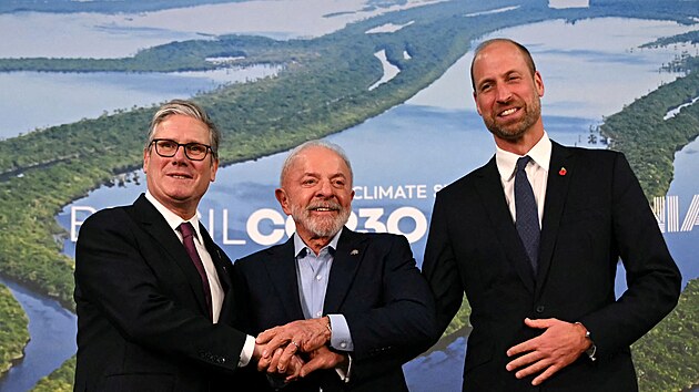 Britsk&yacute; premi&eacute;r Keir Starmer, brazilsk&yacute; prezident Luiz Inacio Lula da Silva a britsk&yacute; princ William na klimatick&eacute; konferenci COP30 v brazilsk&eacute;m Belemu (6. listopadu 2025)