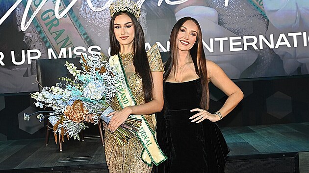 Miss Grand Czech Republic 2025 Markéta Mörwicková a šéfka soutěže krásy Taťána Makarenko (27. října 2025)
