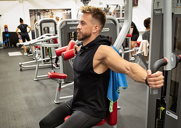 První operaci podstoupil v jednom roce, teď ho čeká třináctá. Tomáš Arsov...