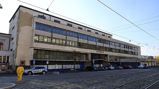 Budova bývalé pošty u hlavního nádraží v Brně je už dva a půl roku opuštěná. Brzy ji čeká citlivá obnova. (listopad 2025)