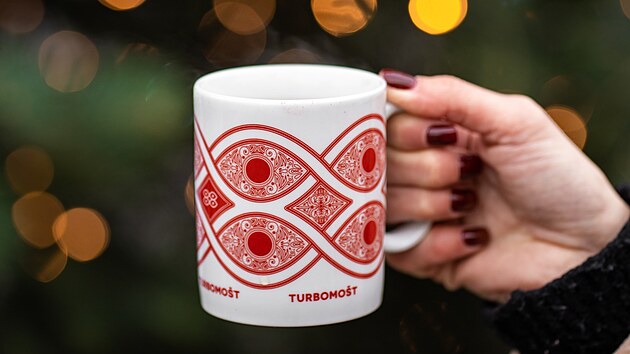 Turbohrnek je od letoška na vánočních trzích v Brně zakázaný, protože není v souladu s vratnými kelímky vyvedenými v jednotném designu brněnských Vánoc.