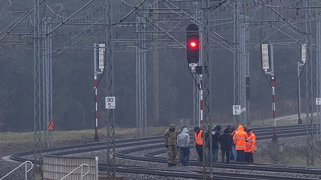 Železniční trať mezi Varšavou a Lublinem se stala terčem sabotáže. (17. listopadu 2025)