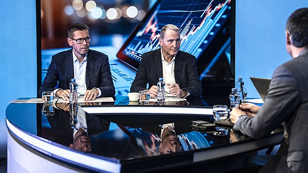 Hosty Kulatého stolu na téma Budoucnost cen energií jsou (zleva) David Konvalina, ředitel maloobchodu Innogy a Jindřich Švec, ředitel velkoobchodu Innogy.