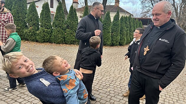 Olomoucký arcibiskup Josef Nuzík navštívil tajně Ukrajinu. V rámci projektu...