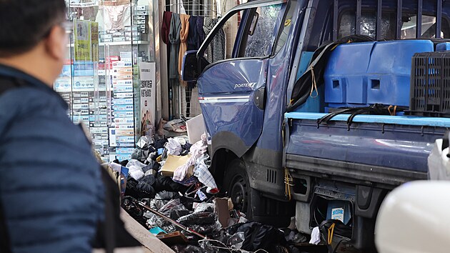 Řidič v Jižní Koreji najel do tržiště. (13. listopadu 2025)