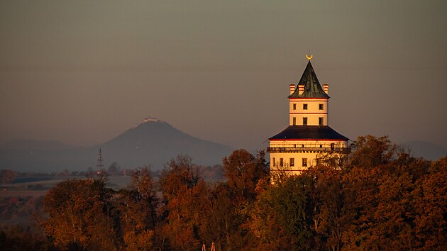 Humprecht s Bezdězem v pozadí