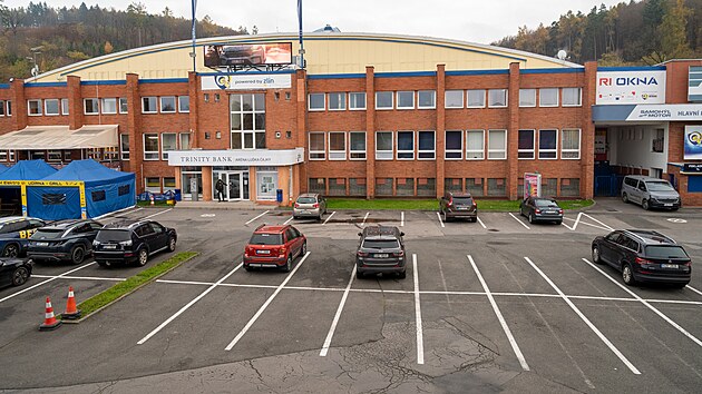 Zastaralý zimní stadion ve Zlíně potřebuje opravu. Město teď jedná se dvěma soukromými investory. (listopad 2025)