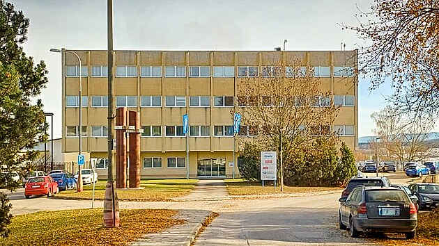 Firma sídlí na okraji Borovan.