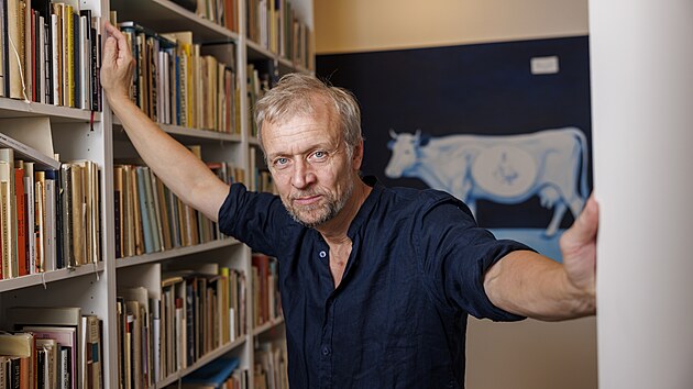 Martin Reiner je český básník, prozaik a organizátor kulturního dění. Od roku 1991 vedl nakladatelství Petrov, které později převzal a přejmenoval na Druhé město.