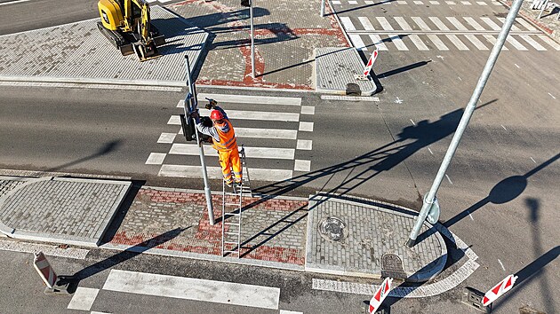 Práce na severovýchodním obchvatu Pardubic finišují. (5. listopadu 2025)