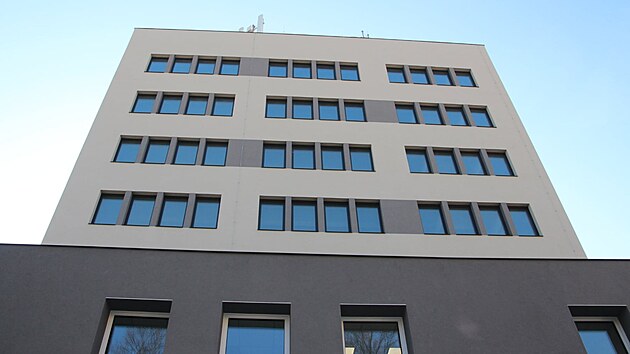 Bývalý finanční úřad se změnil na bytový dům. Během posledních let se rovněž výrazně proměnila jeho vnější podoba. Skleněné tabule, které se uvolňovaly, nahradila šedá fasáda a nová okna.